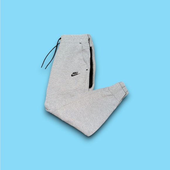 Nike sportswear tech fleece tapered sweatpants grey men’s small - Picture 1 of 5